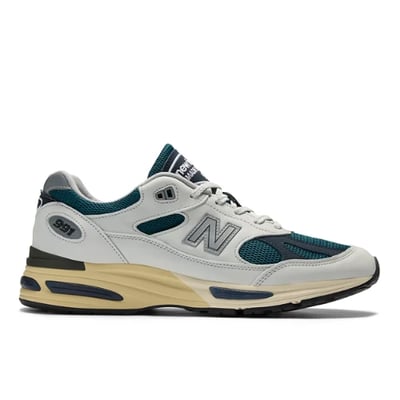New Balance 991v2 Made in UK sneakerit "Balsam & Total Eclipse" | Miehet & Naiset | Sportstyle | 00 | SPORTSHOWROOM