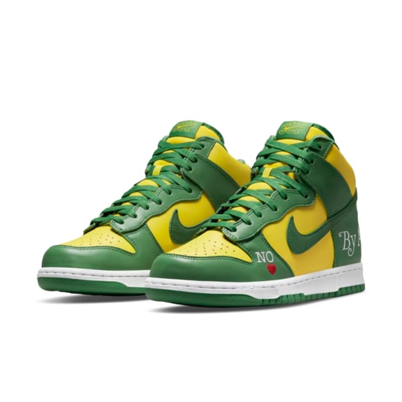 Nike SB Dunk High x Supreme ‘By Any Means’ DN3741-700 05