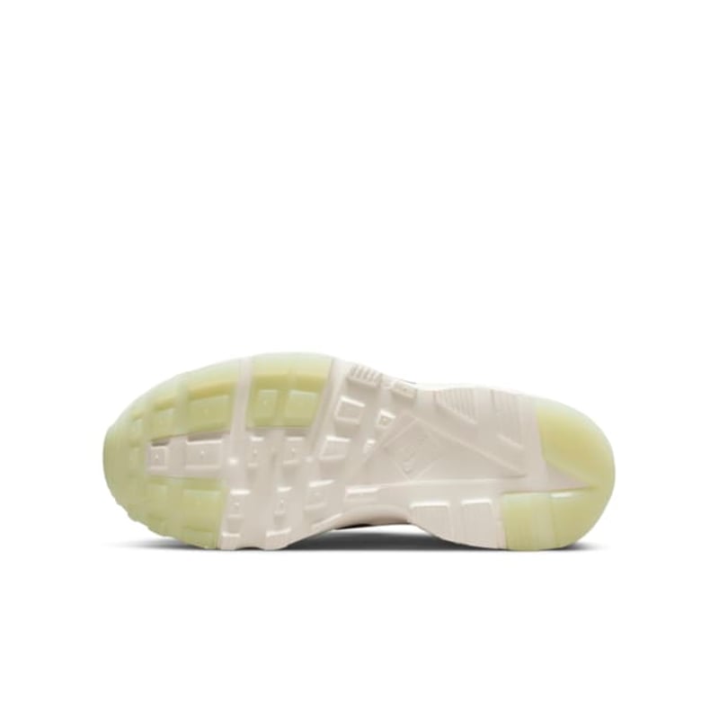 Nike Huarache Run DV2196-700 02