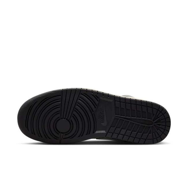 Jordan 1 Low HQ2010-012 02