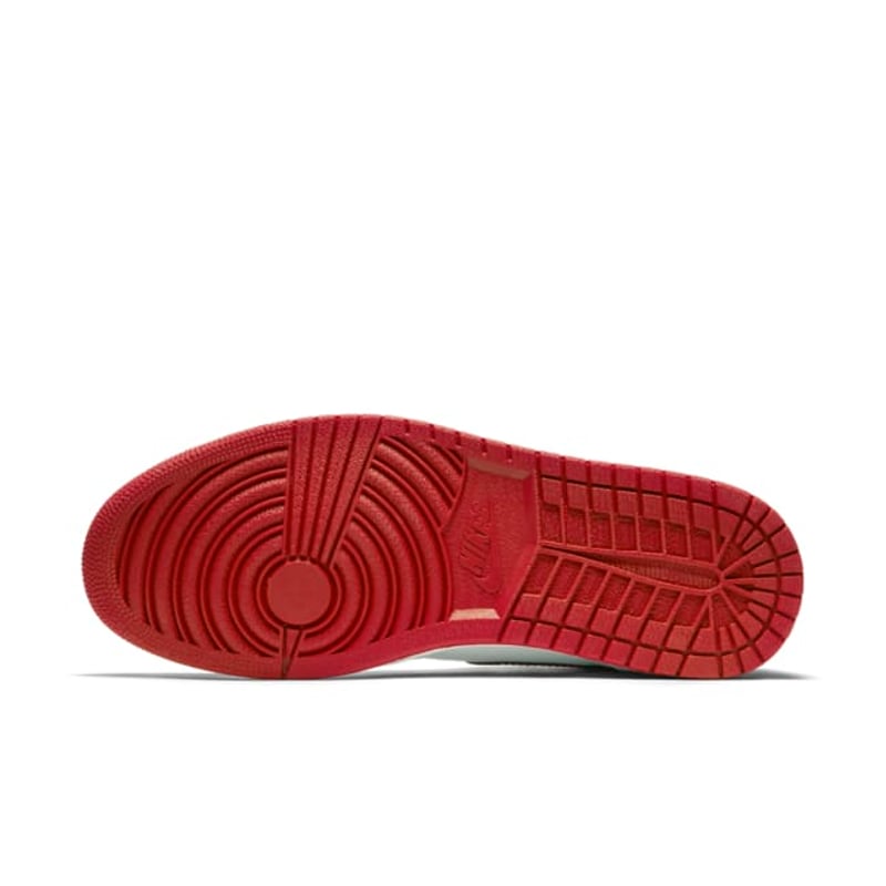 Jordan 1 Retro High OG 555088-103 02