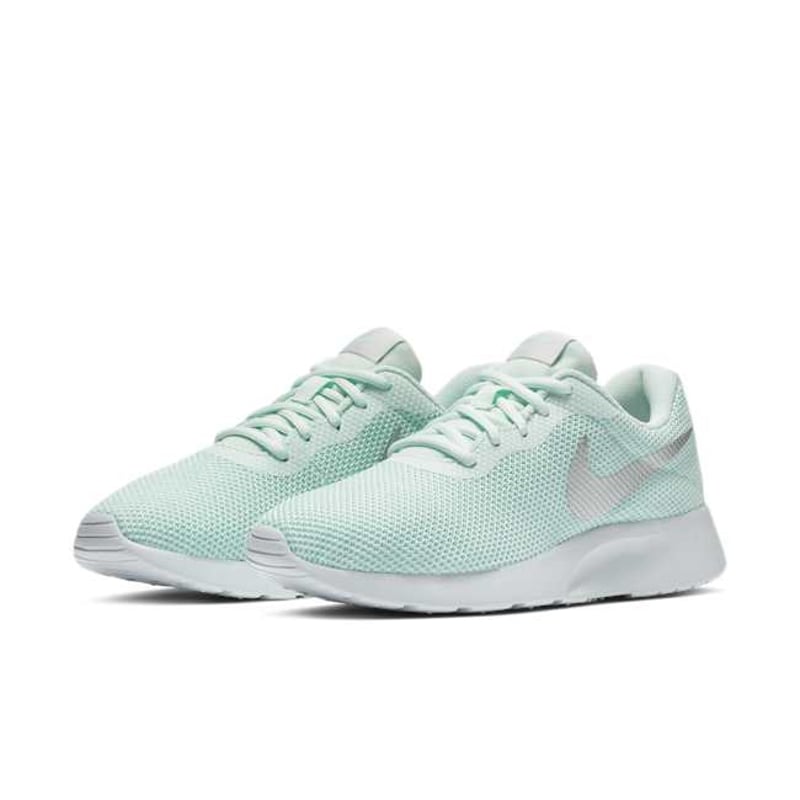Nike Tanjun AV8372-300 05