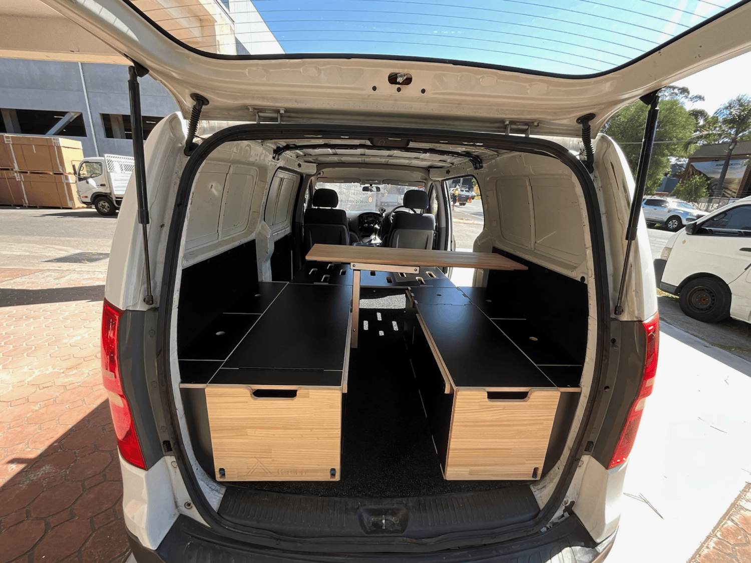 Vanbox Standard with Table - Image 11