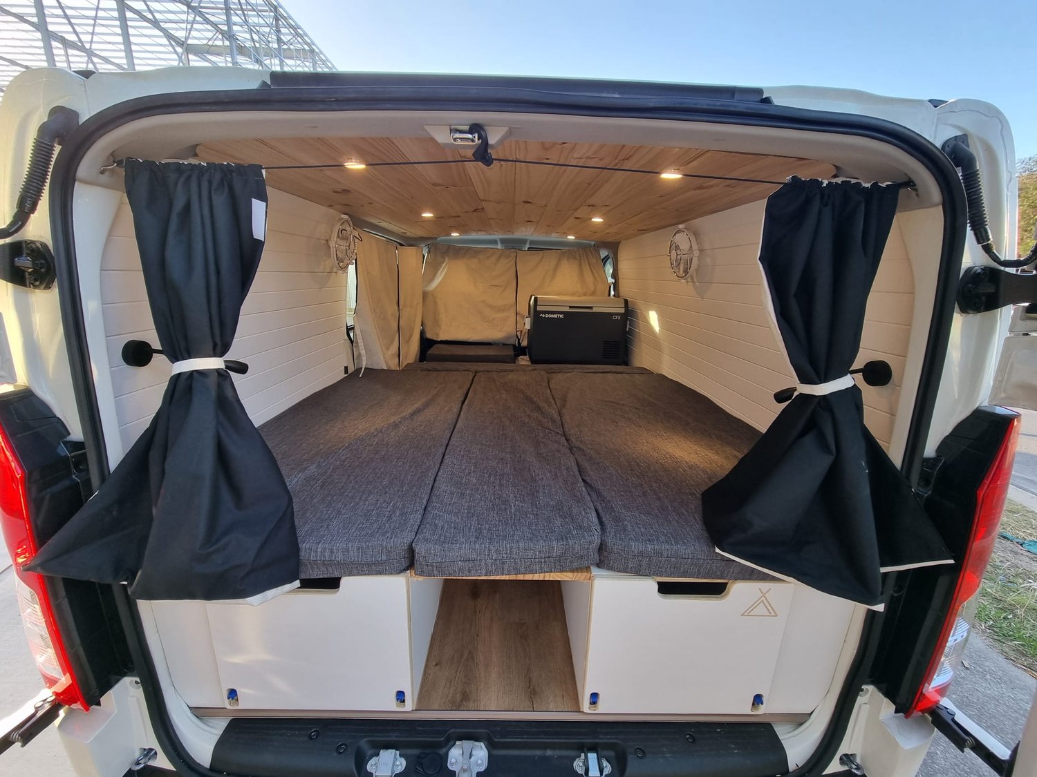 Vanbox 1200 LWB - 800mm with Table - Image 13