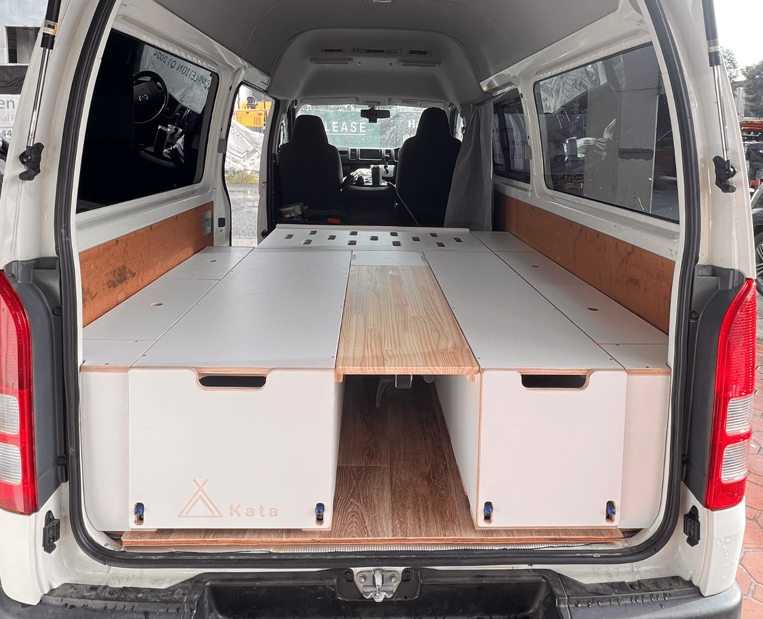 Vanbox Standard with Table - Image 8