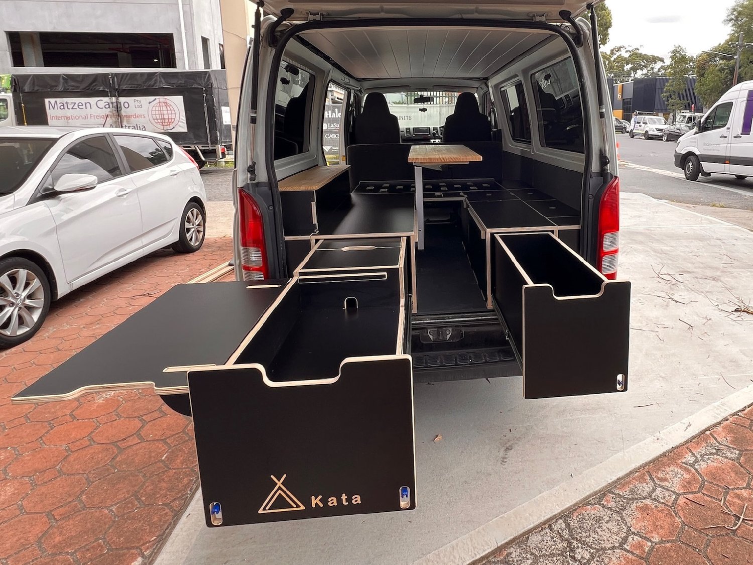 VW Transporter - Vanbox with Table - Image 2