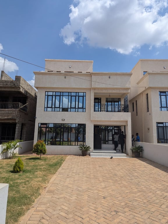 5 Bedroom Maisonette with DSQ for Sale in Mugutha Gated Community