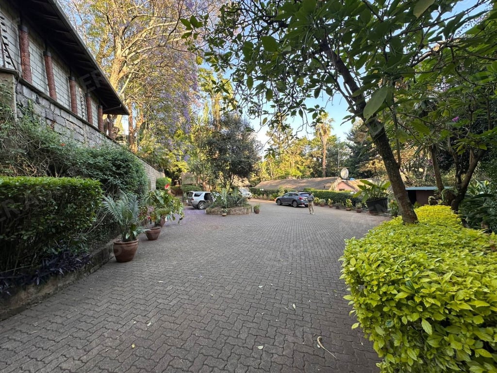 1.2 Acres Prime Land for Sale in Muthaiga with Old House — photo 1