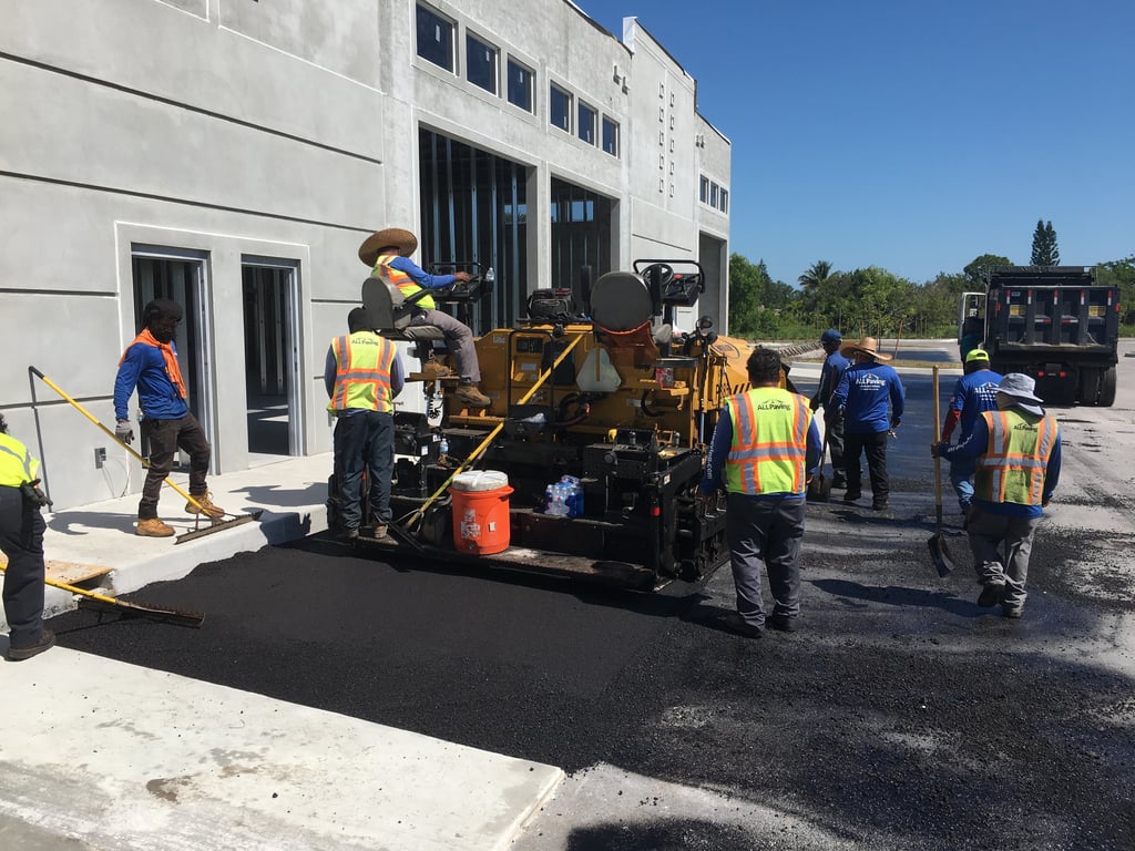 Asphalt Paving in Boca Raton: What Commercial Property Owners Need to Know Before Hiring a Contractor