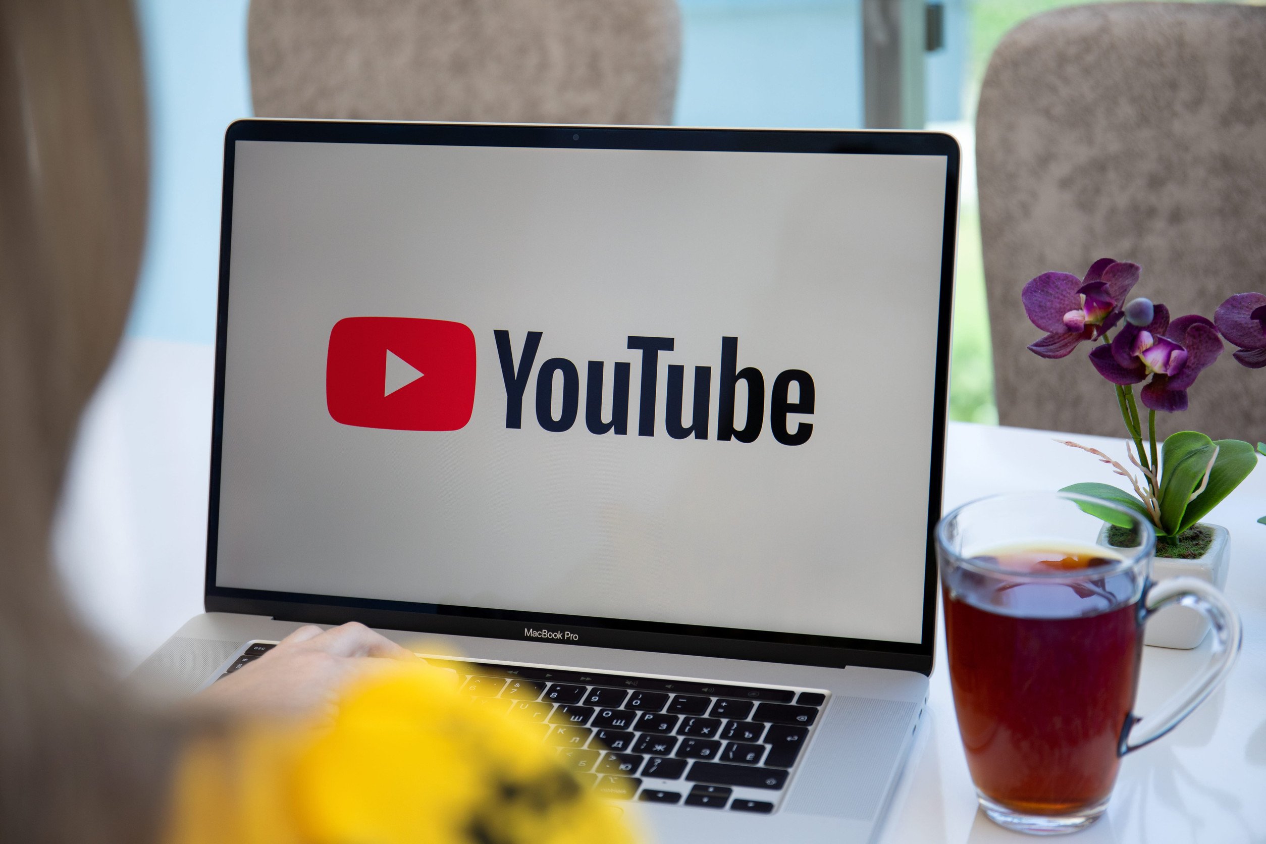 YouTube Tambahkan Label AI yang Lebih Jelas untuk Video dan Shorts