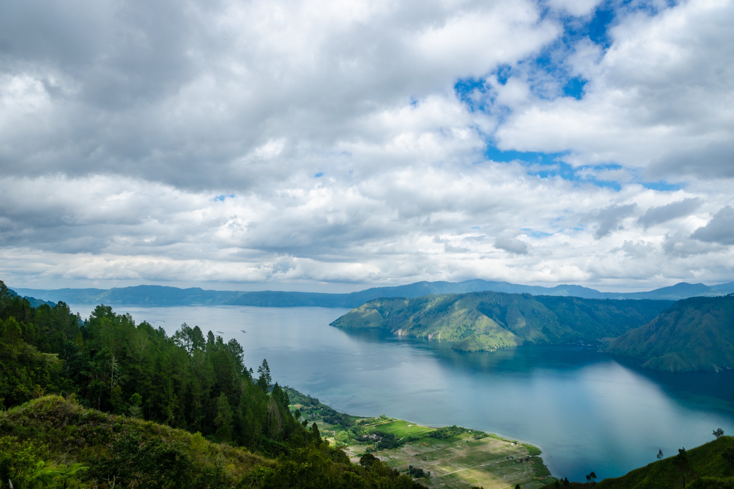 7 destinasi wisata Danau Toba yang sempurna dikunjungi awal 2026, alam dan budaya Batak menyatu