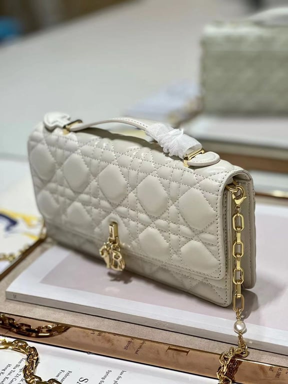 DIOR POCHETTE LADY CON ASA SUPERIOR WHITE 21CM S0980ONMJ M030