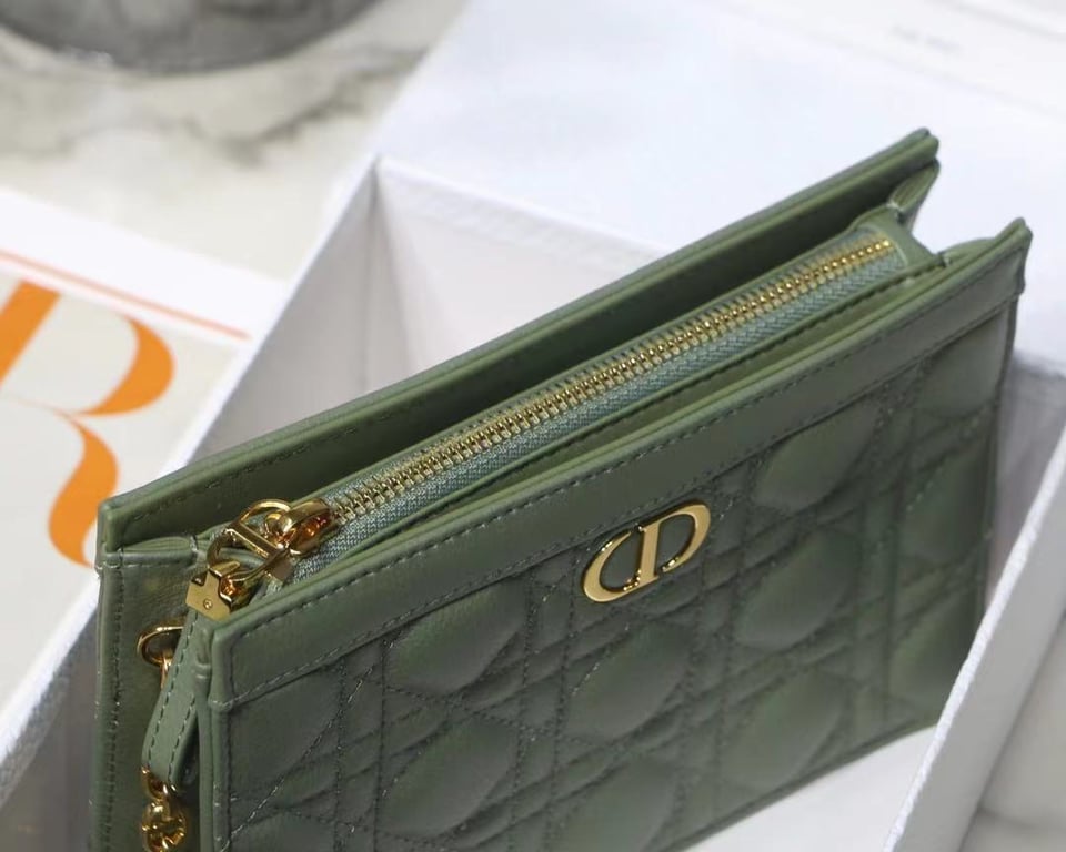 DIOR CARO ZIPPED POUCH WITH CHAIN CEDAR GREEN S5106UWHC_M67H