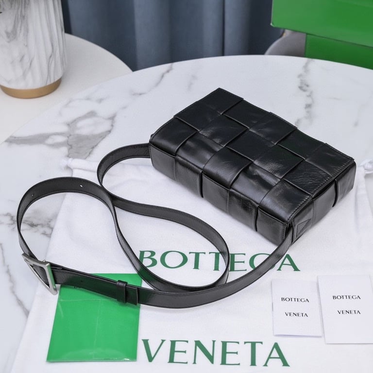 BOTTEGA VENETA INTRECCIATO BLACK PAPER LEATHER CROSS-BODY BAG SS2021