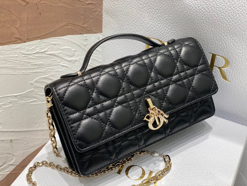 GUCCI MATELASS? BLACK LEATHER SMALL SHOULDER BAG 739709 UM8HG 1046
