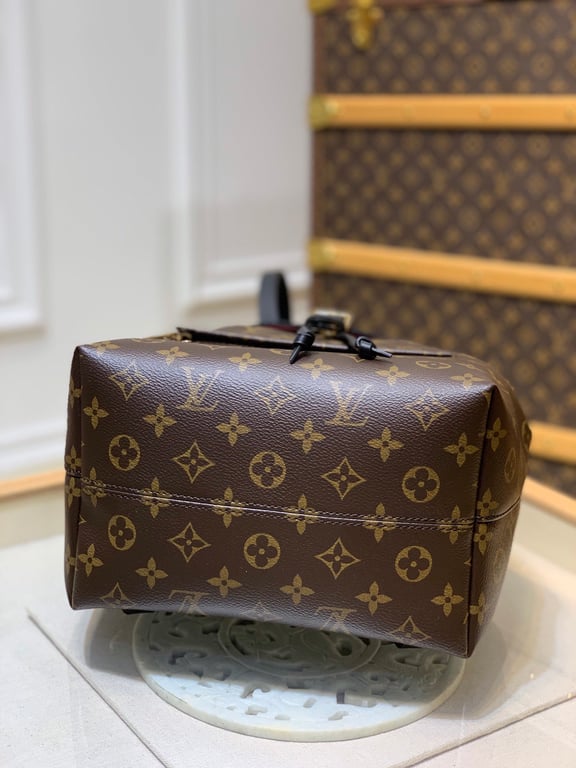 LOUIS VUITTON MONTSOURIS 33CM BLACK