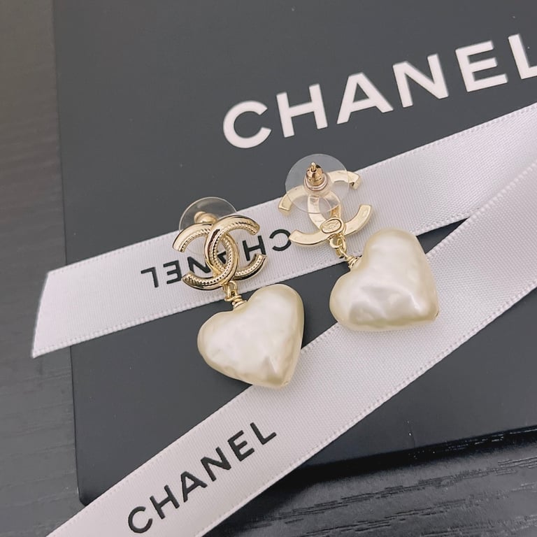 CHANEL 22C HEART PEARL PENDANT DANGLE EARRINGS
