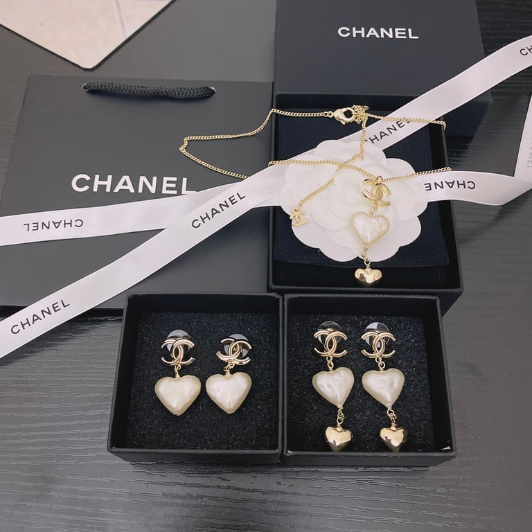 CHANEL 22C HEART PEARL PENDANT DANGLE EARRINGS