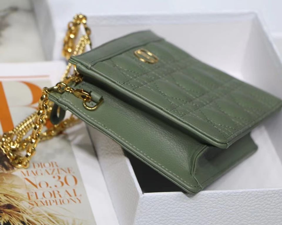 DIOR CARO ZIPPED POUCH WITH CHAIN CEDAR GREEN S5106UWHC_M67H