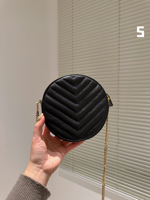 SAINT LAURENT VINYLE ROUND CAMERA BAG IN CHEVRON QUILTED GRAIN DE POUDRE EMBOSSED LEATHER 18CM 104361GF071000