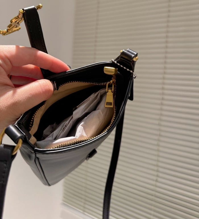 SAINT LAURENT LE 5 A 7 MINI VERTICAL BAG BLACK 18CM