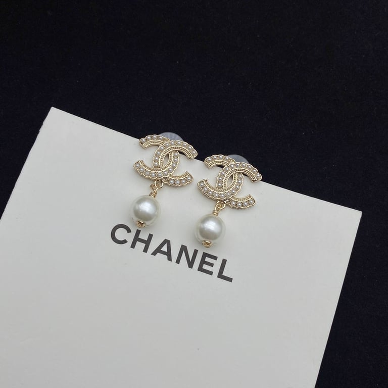 CHANEL PEARL GOLD EARRINGS