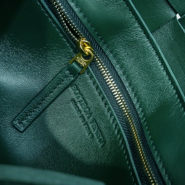BOTTEGA VENETA SEAWEAD CASSETTE INTRECCIATO LEATHER CROSS-BODY BAG