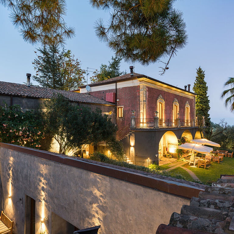 Monaci delle Terre Nere