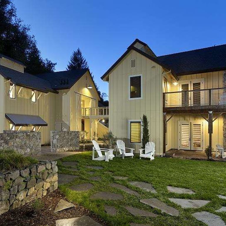 Farmhouse Inn