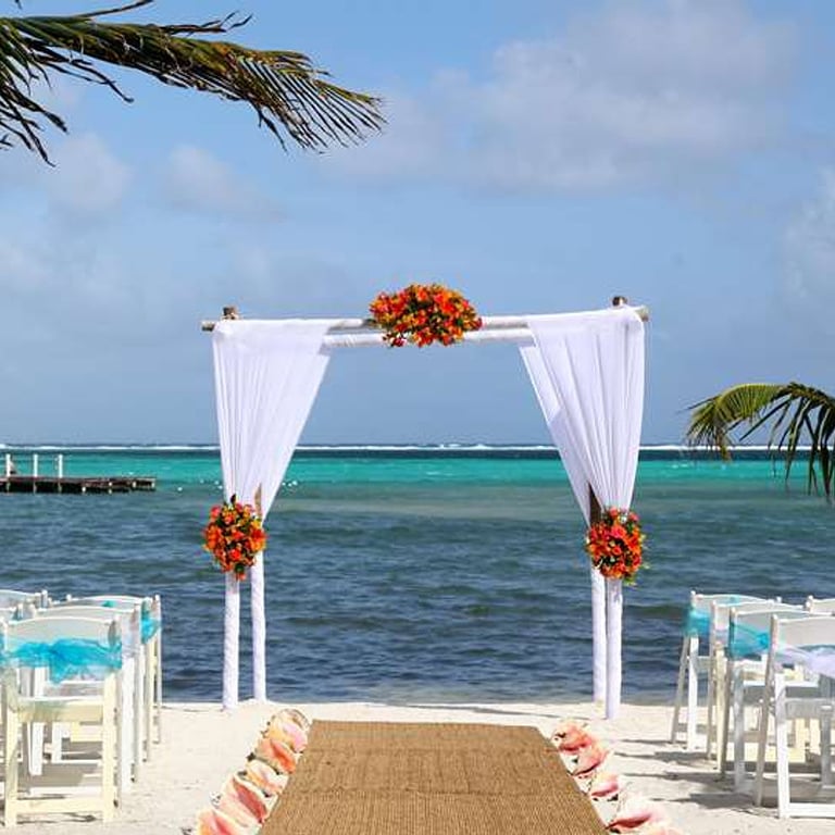 Las Terrazas Resort & Residences