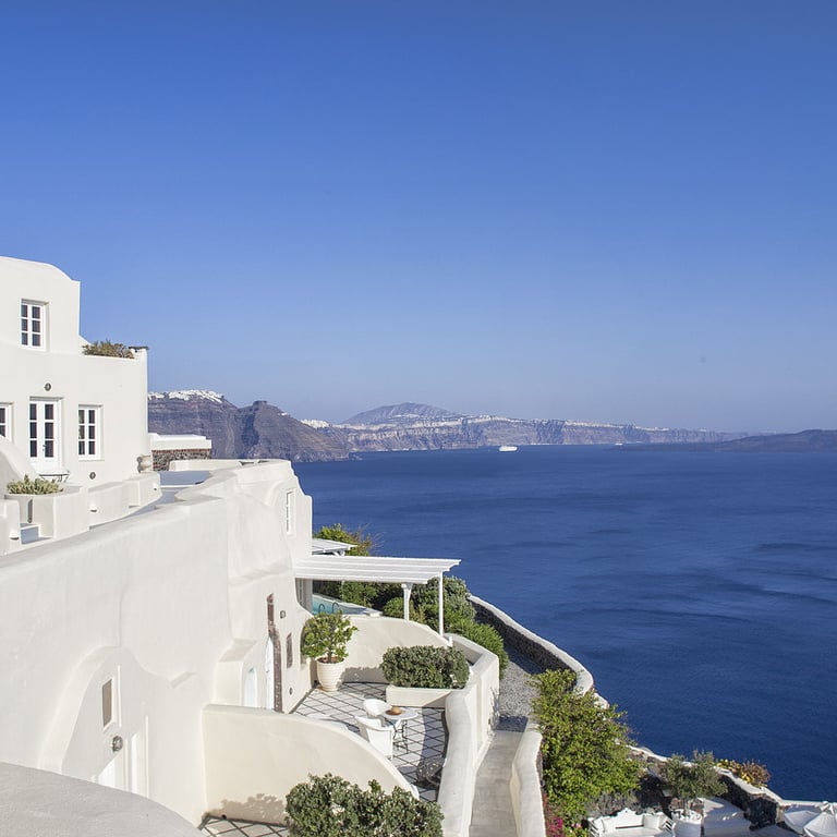 Canaves Oia Suites