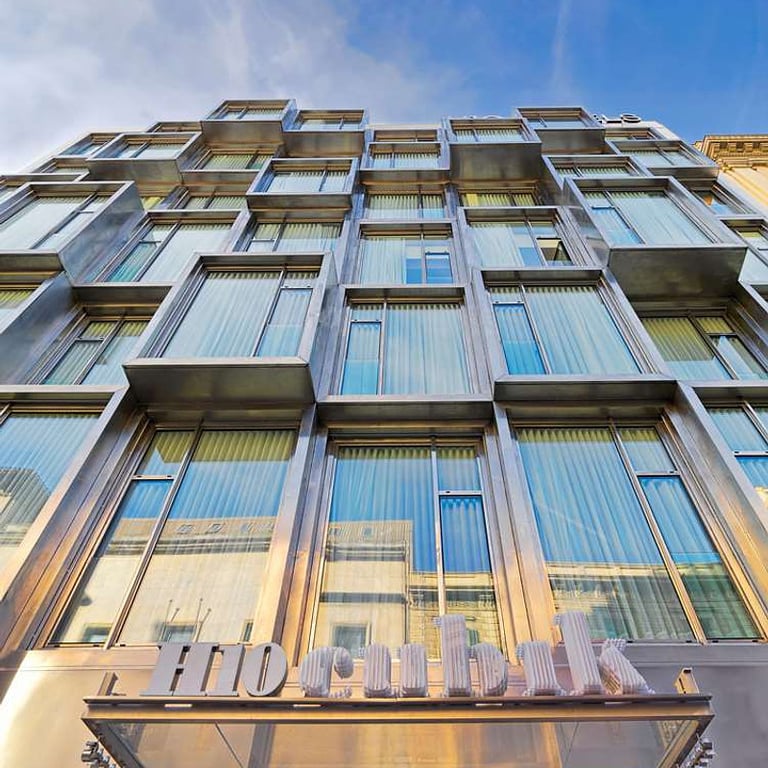 H10 Cubik Barcelona