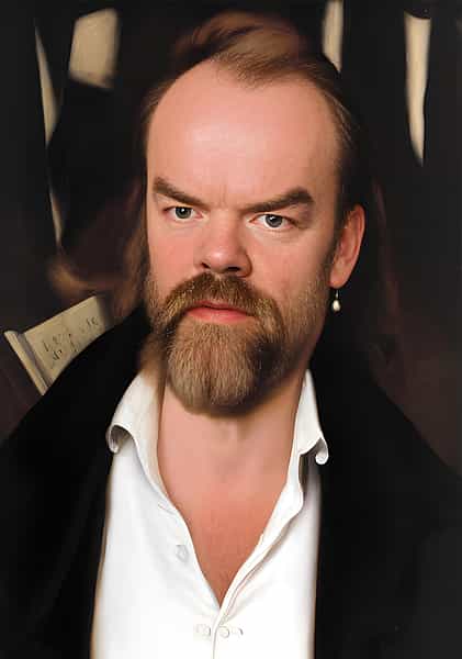 Hugo Weaving