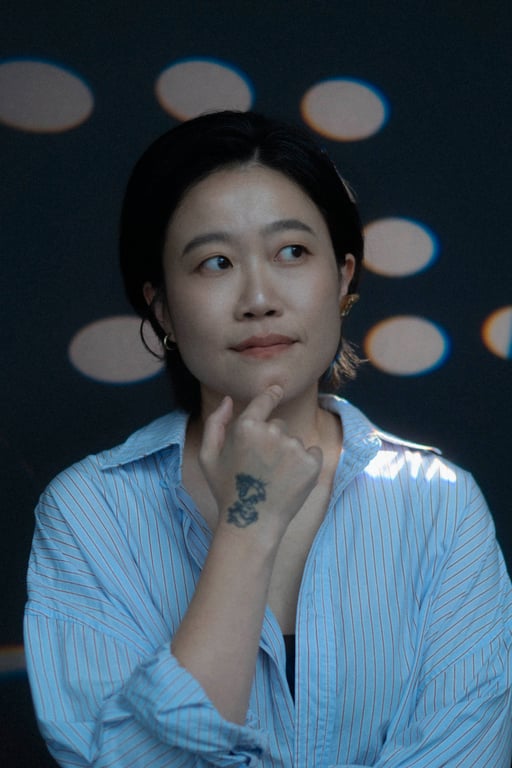 📣📣十月焦點人物 📣📣余品潔：在家，在尋路回家