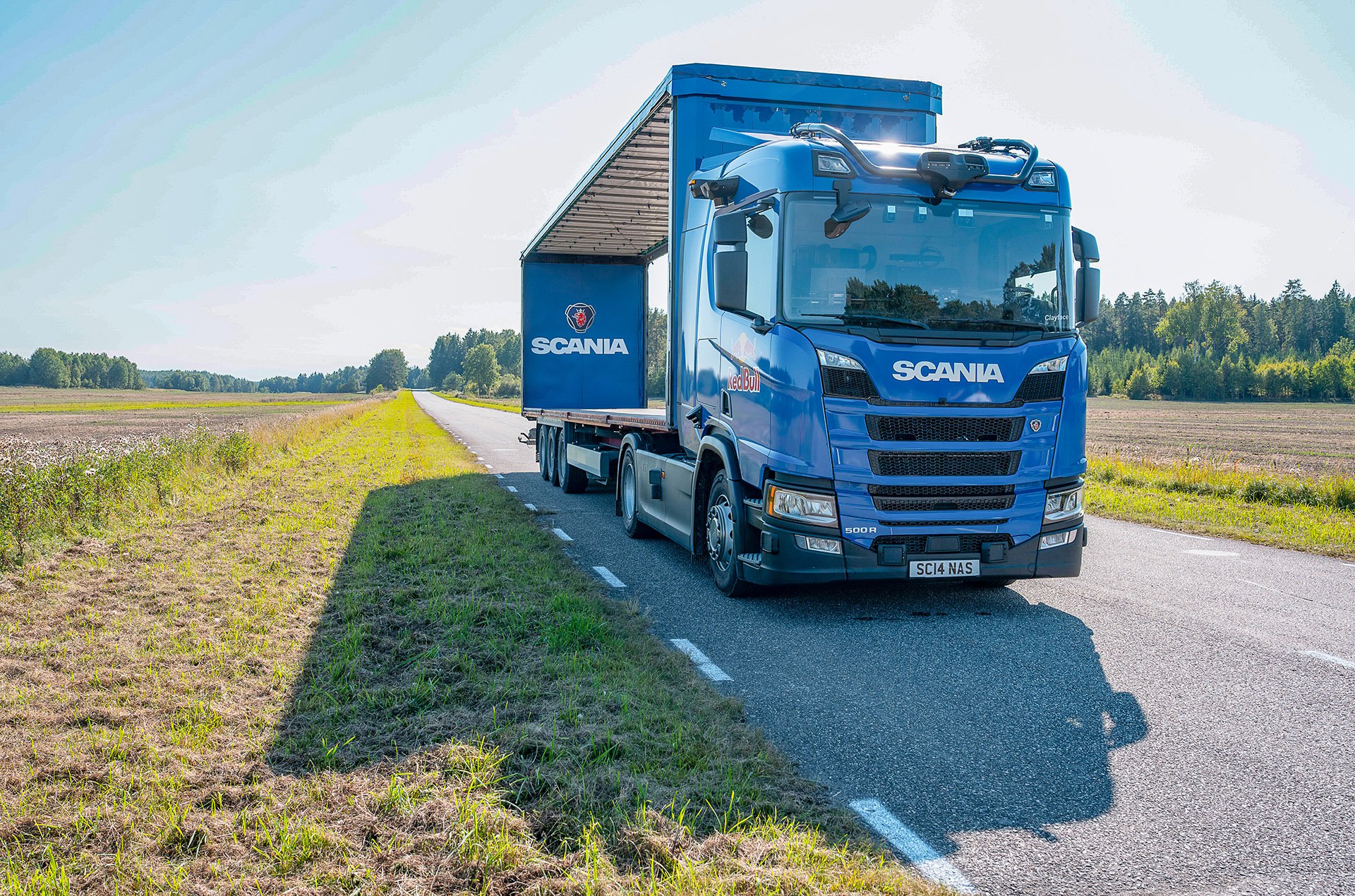 Scania esitteli autonomiaa stunt-näytöksellä - Raskas Kalusto
