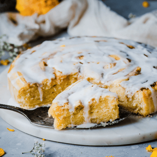 Vegan Cinnamon Roll Cake