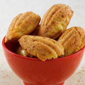 Madeleines au Munster et au Cumin