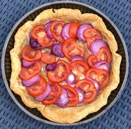 Tarte Tomate, Moutarde et Oignons Rouge