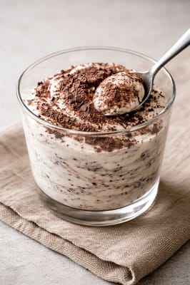 Mousse au chocolat blanc stracciatella