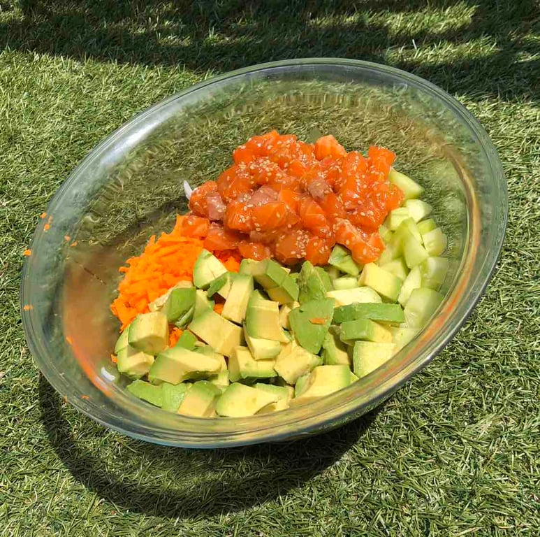 Poke Bowl Saumon Soja Miel Sésames