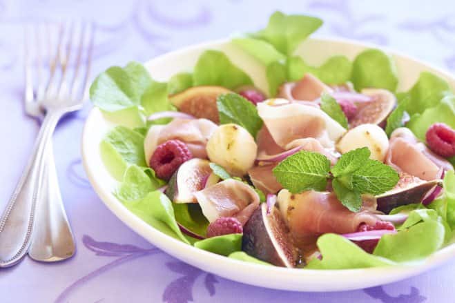 Salade aux Figues, au Jambon et à la Mozzarella