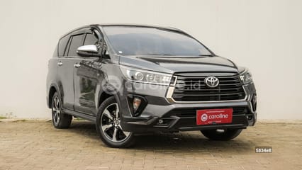Toyota Innova VENTURER 2.0 2022