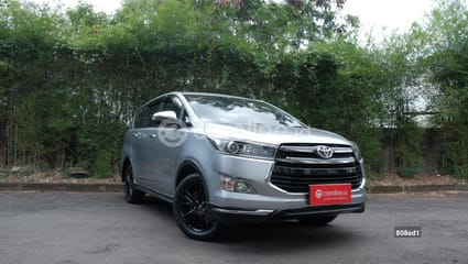 Toyota Innova VENTURER 2.0 2020