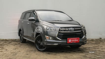 Toyota Innova VENTURER 2.0 2019