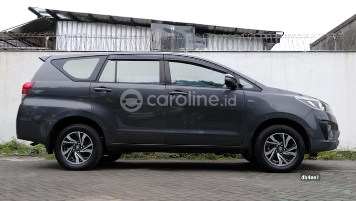 Toyota Innova 2022