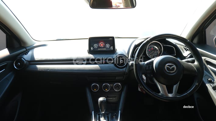Mazda Mazda2 2015
