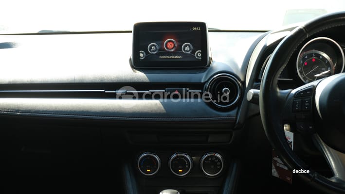 Mazda Mazda2 2015
