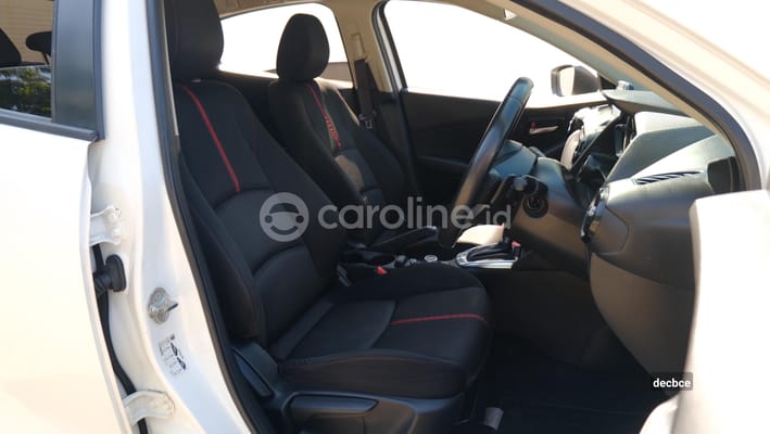 Mazda Mazda2 2015