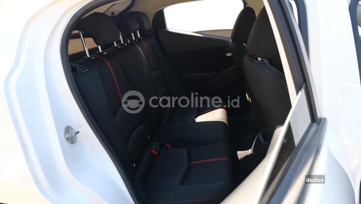 Mazda Mazda2 2015
