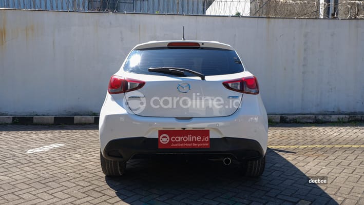 Mazda Mazda2 2015